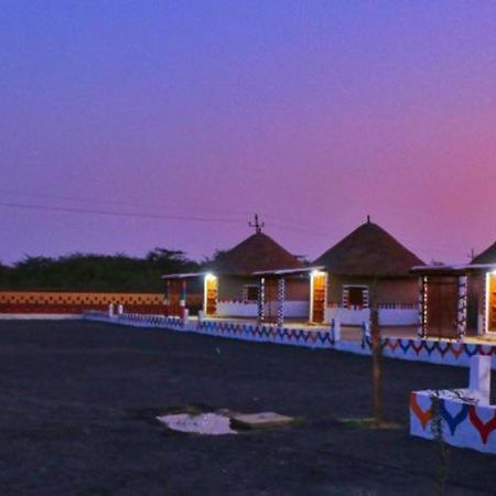 Banni Village Resort - Rann Of Kutch Bherandiāla 외부 사진