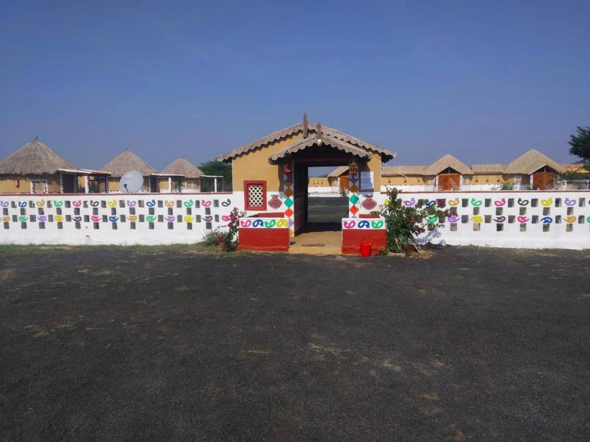 Banni Village Resort - Rann Of Kutch Bherandiāla 외부 사진