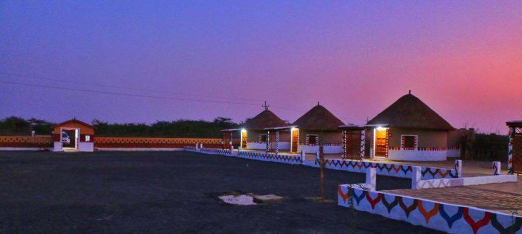 Banni Village Resort - Rann Of Kutch Bherandiāla 외부 사진